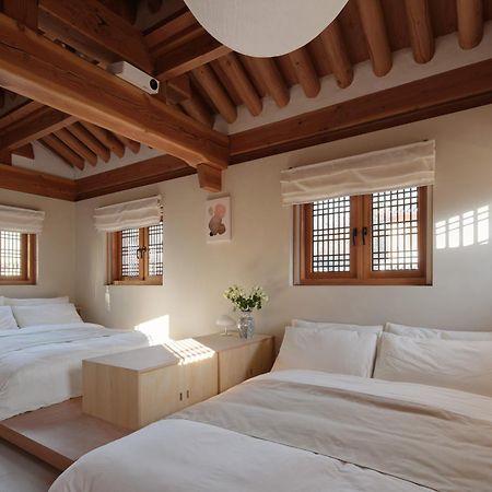 The Korean Traditional Hanok In Downtown Seoul For Convenient Public Transportation - Seoul Ari Eksteriør billede
