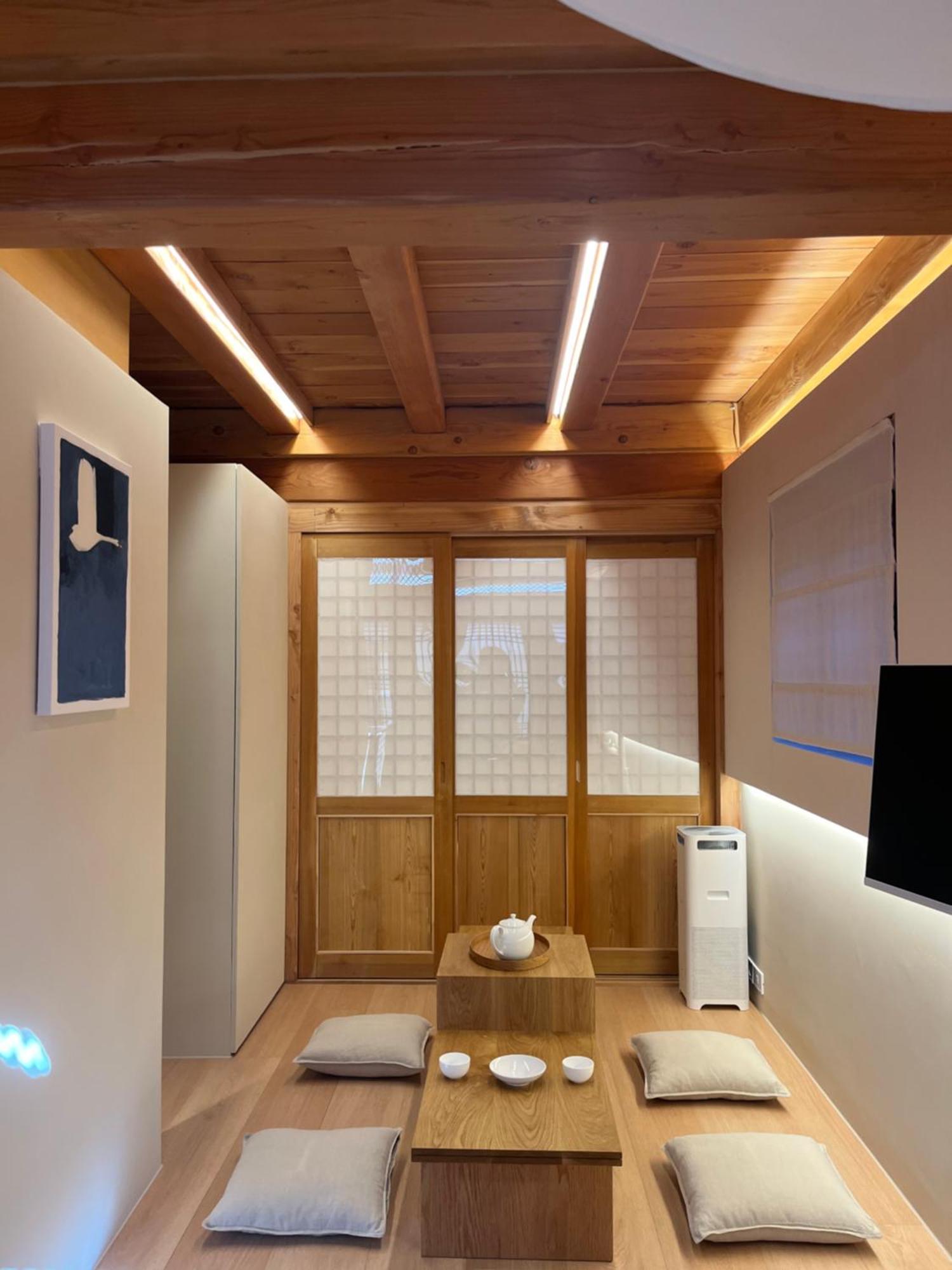 The Korean Traditional Hanok In Downtown Seoul For Convenient Public Transportation - Seoul Ari Eksteriør billede