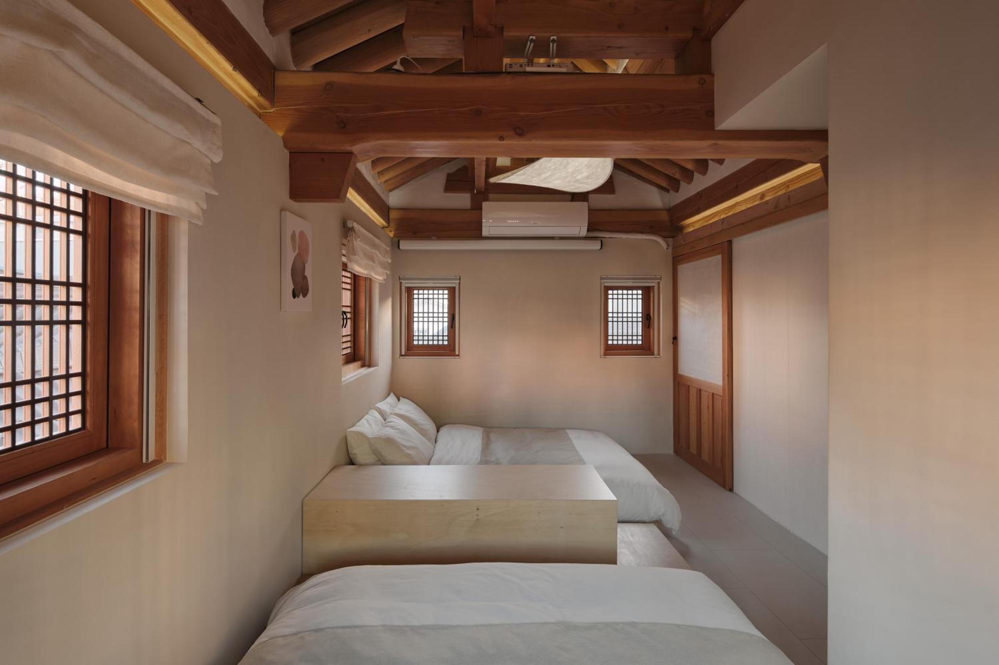 The Korean Traditional Hanok In Downtown Seoul For Convenient Public Transportation - Seoul Ari Eksteriør billede