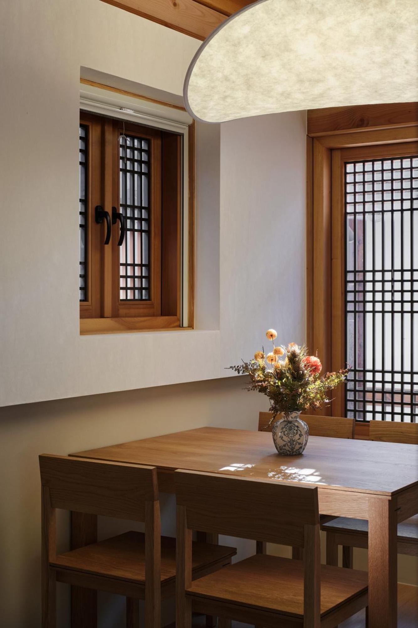 The Korean Traditional Hanok In Downtown Seoul For Convenient Public Transportation - Seoul Ari Eksteriør billede