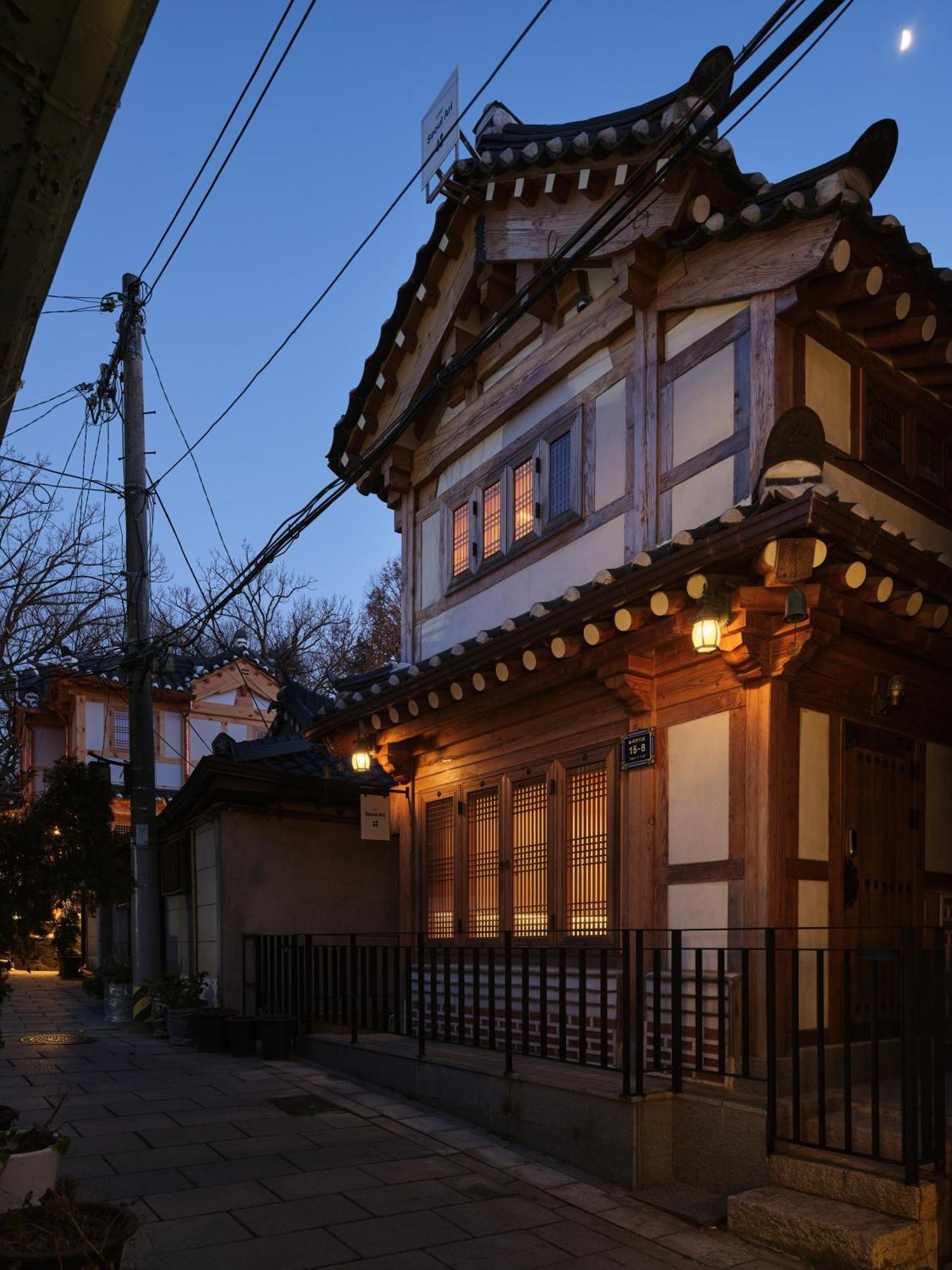The Korean Traditional Hanok In Downtown Seoul For Convenient Public Transportation - Seoul Ari Eksteriør billede