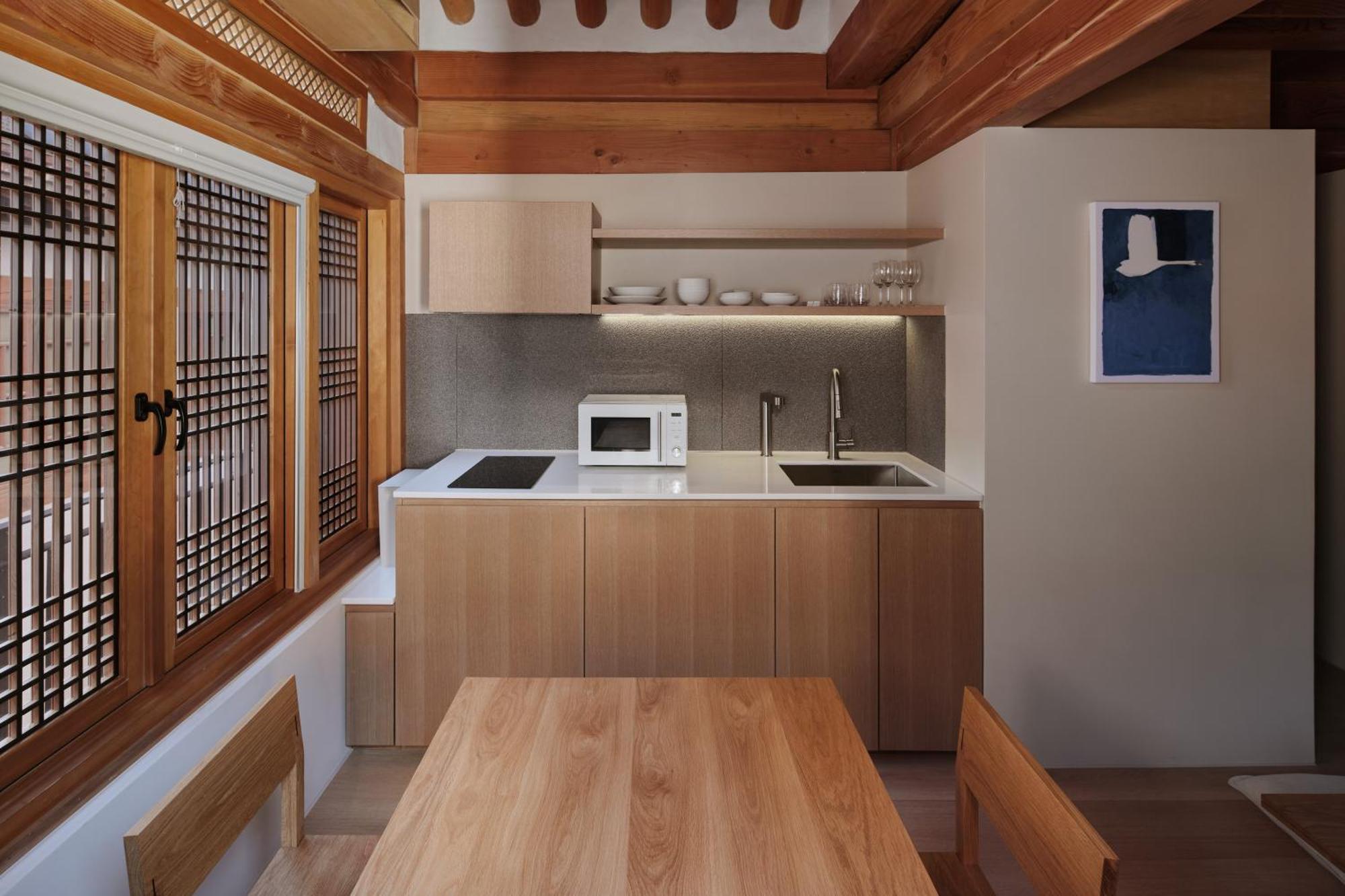 The Korean Traditional Hanok In Downtown Seoul For Convenient Public Transportation - Seoul Ari Eksteriør billede