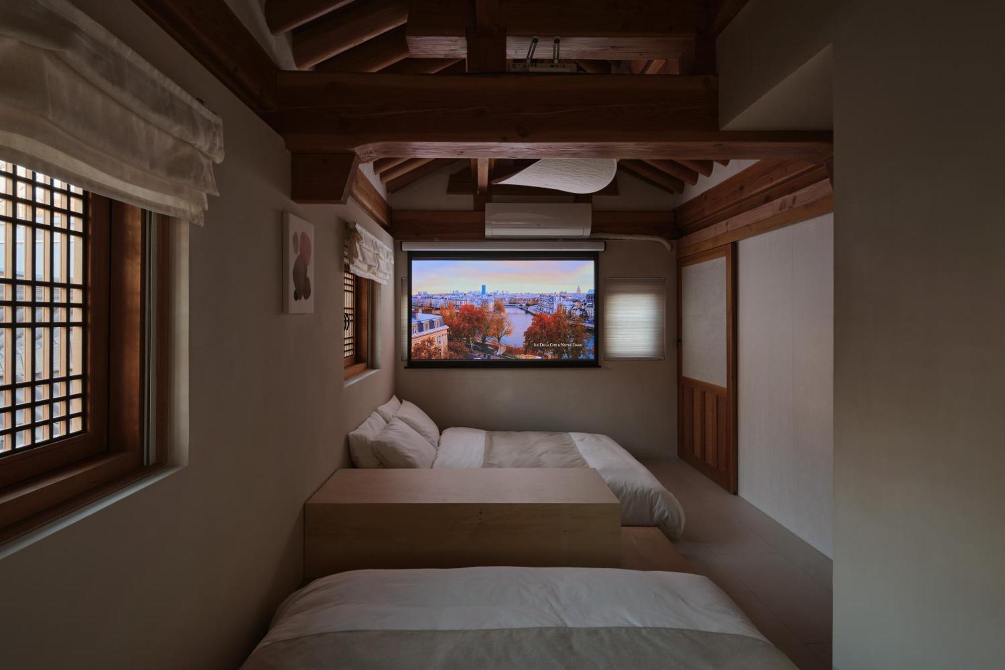 The Korean Traditional Hanok In Downtown Seoul For Convenient Public Transportation - Seoul Ari Eksteriør billede