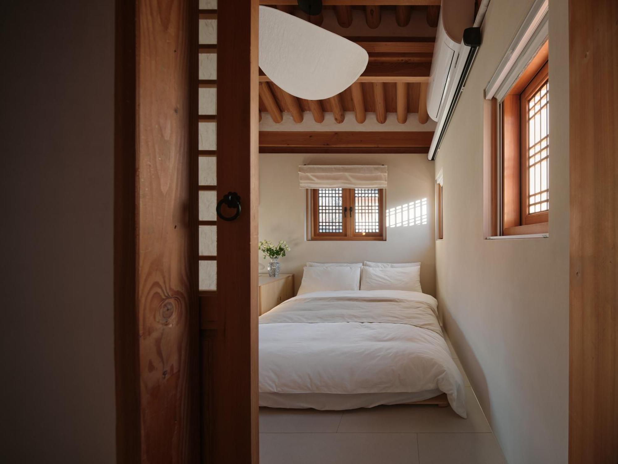 The Korean Traditional Hanok In Downtown Seoul For Convenient Public Transportation - Seoul Ari Eksteriør billede